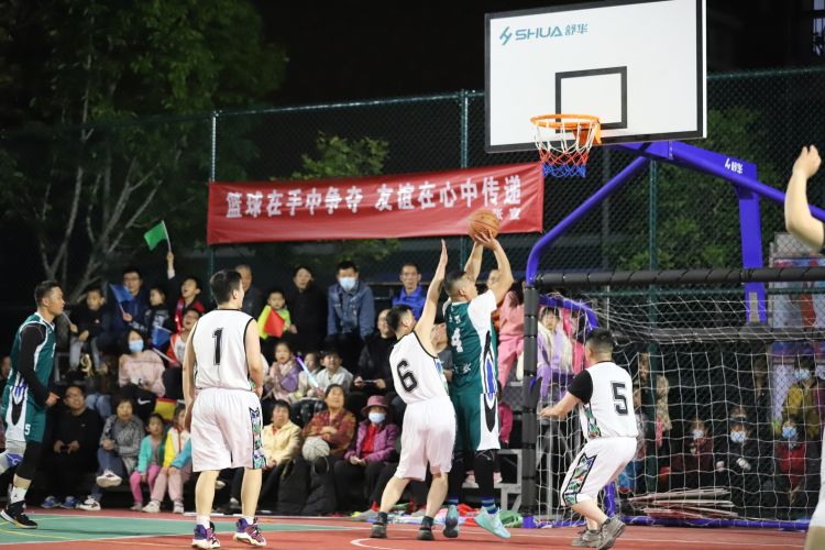 现出非凡
